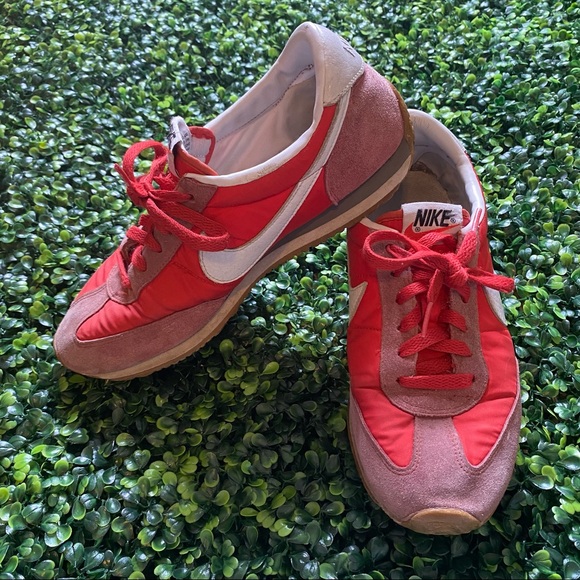 Authentic Vintage Nike Sneakers 8/8.5 - Picture 9 of 10